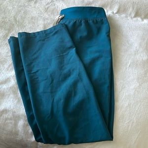 Women’s figs scrub bottoms